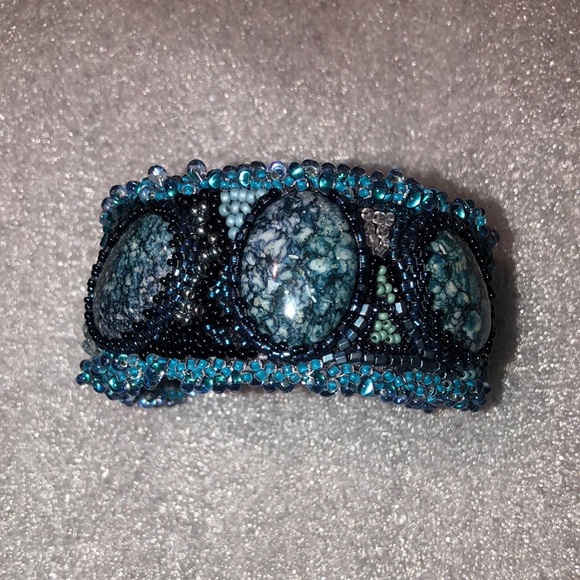 ‼️Vintage‼️ Beaded Blue Cuff Bracelet✨ - Picture 3 of 6